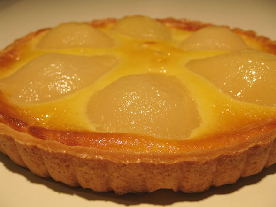 pear tart with white wine